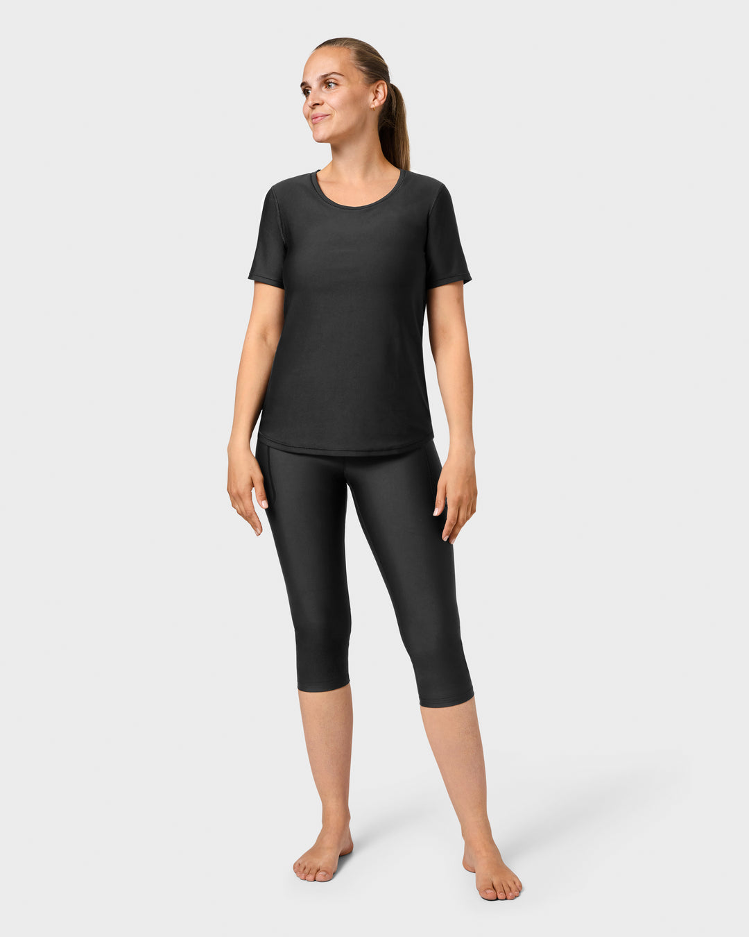 Signature Black Capri